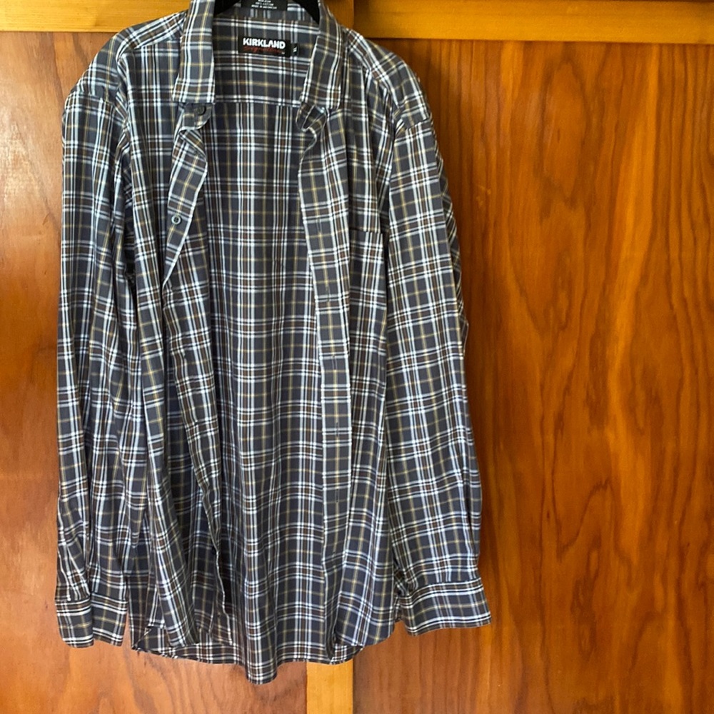 BOGO EUC Kirkland L-sleeve